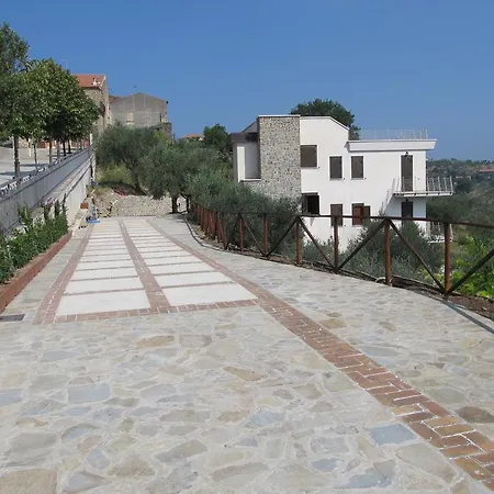 Via Visconti أولياسترو تشيلنتو